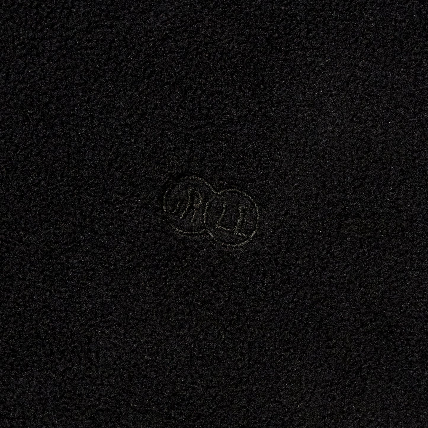 EMBROIDERY LOGO PULLOVER FLEECE / BLACK