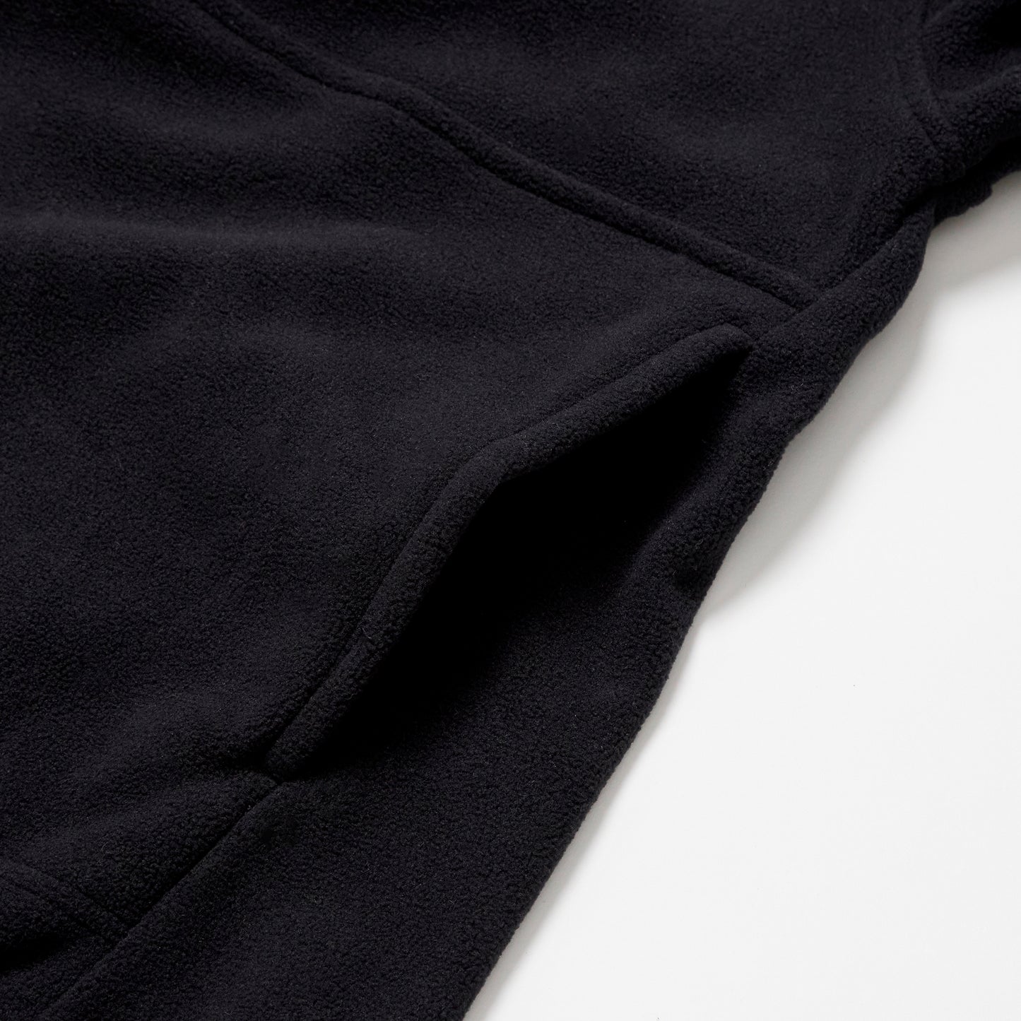EMBROIDERY LOGO PULLOVER FLEECE / BLACK